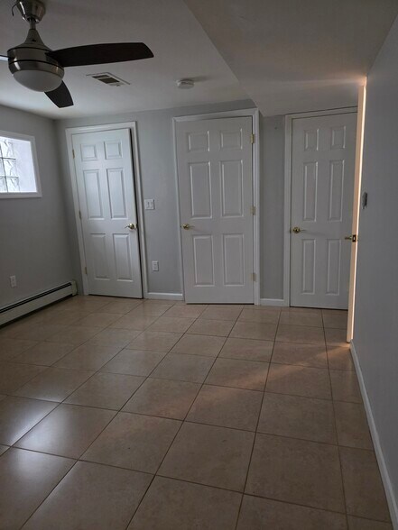 Building Photo - 456 Morse Ave