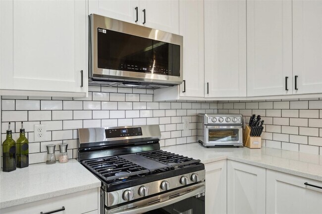 Building Photo - 7209 Montego Dr