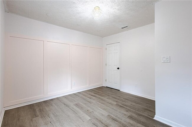 Building Photo - 4989 Lambeth Dr