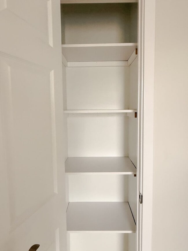 Building Photo - 229 Cothran Rd