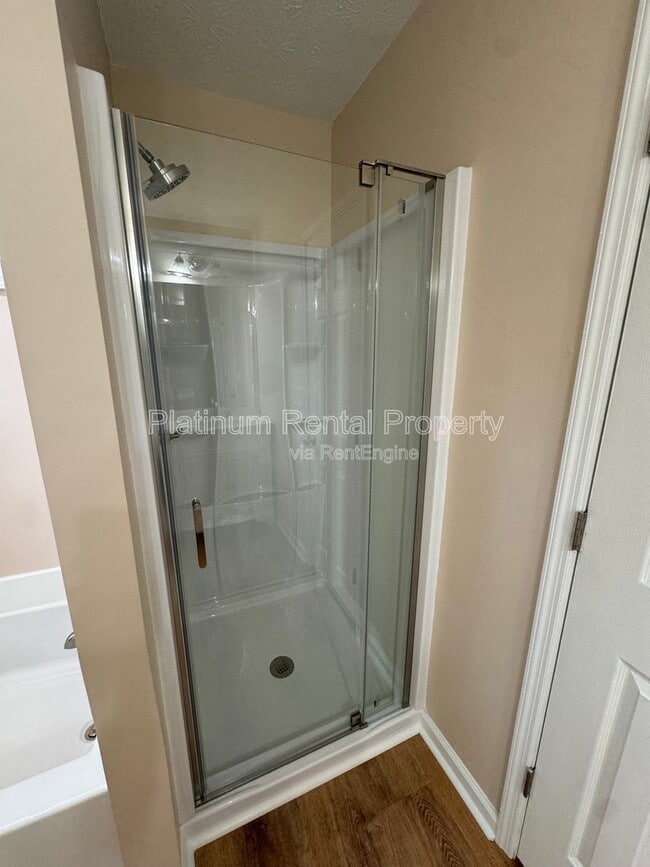 Building Photo - 1444 Glenfield Dr