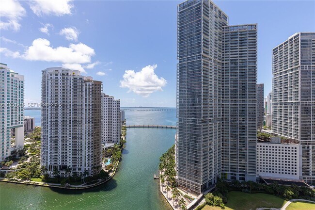 Building Photo - 300 Biscayne Blvd Way