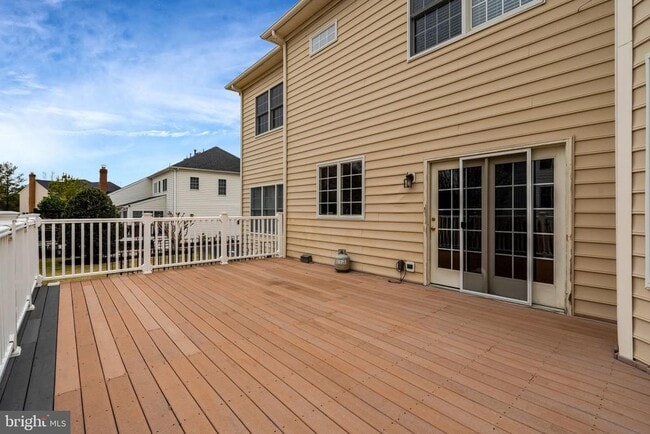 Building Photo - 15053 Doral Pl