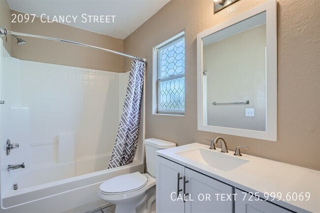Building Photo - Charming Wexford Village Home: Open Layout...