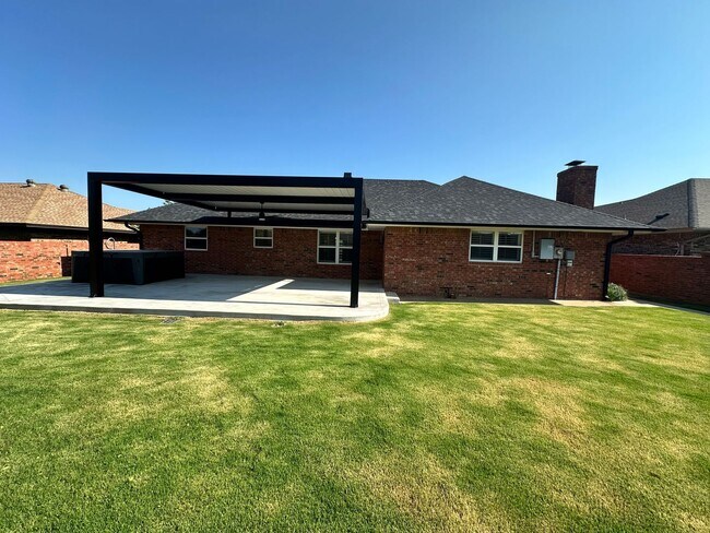 Building Photo - For Rent: Upgraded 3 Bed, 2.5 Bath Home in...