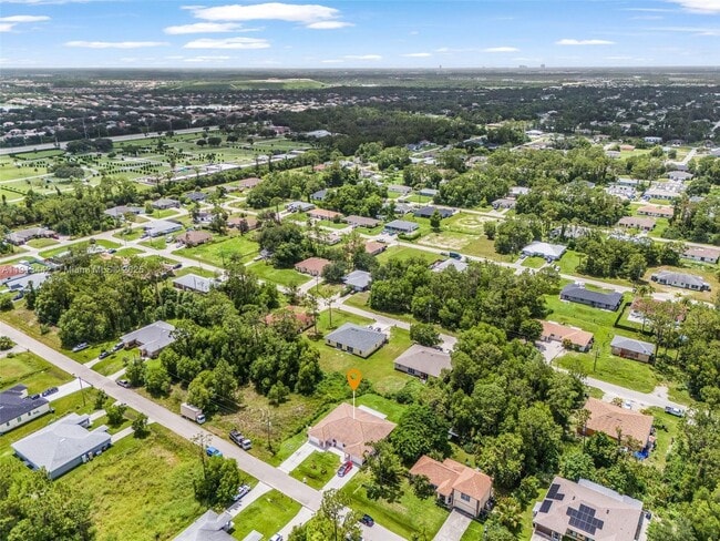 Building Photo - 2412 Millie Ave S