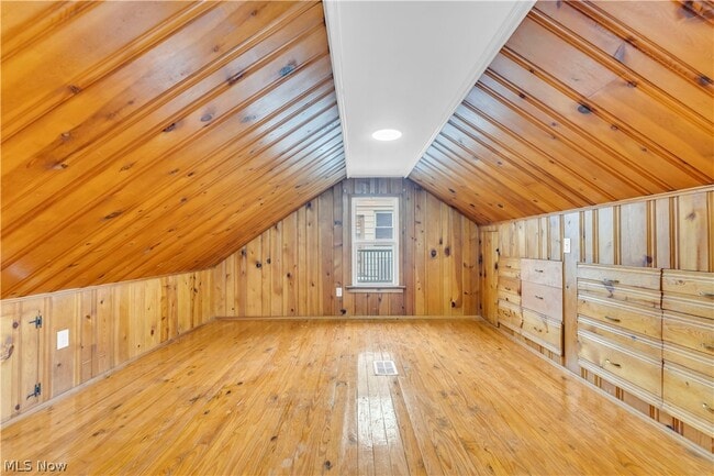 Building Photo - 1511 E 196th St