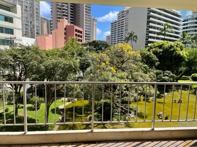 Building Photo - Available now - 2 bedroom / 2 bath / 1 cov...