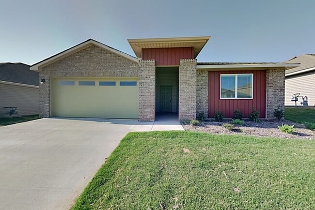Building Photo - Spacious 4 Bedroom 2 Bathroom Home in Yukon Schools