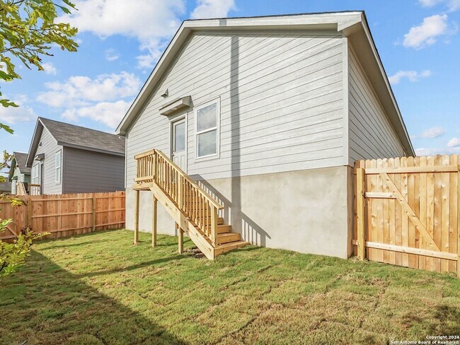 Building Photo - 13931 Wool Pk