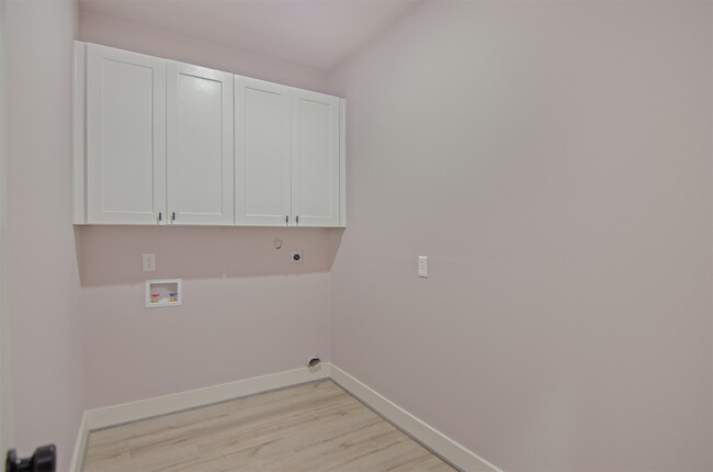 Building Photo - 12310 Glenview Dr