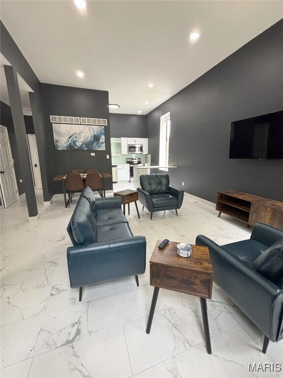 Building Photo - 2262 S Jefferson Ave