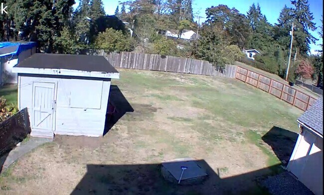 Building Photo - Tacoma home 3bdr 2 bath 1 car garage **** this home is still occupied please do not disrupt the r...