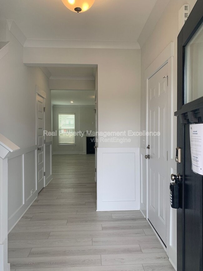 Building Photo - 150 Steppe Wy