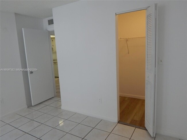 Building Photo - 14301 N Kendall Dr