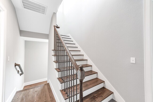 Building Photo - 4609 Nett St