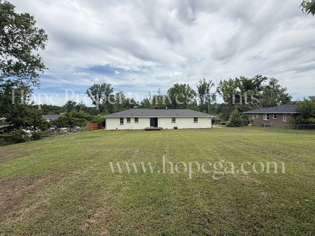 Building Photo - 6 Georgian Dr