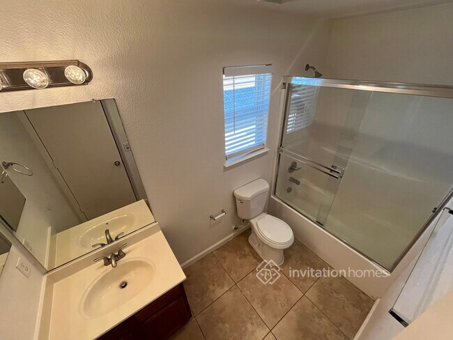 Building Photo - 1252 Paddington Way