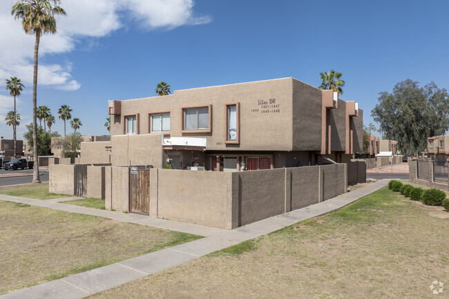 Building Photo - Hallcraft Villas West