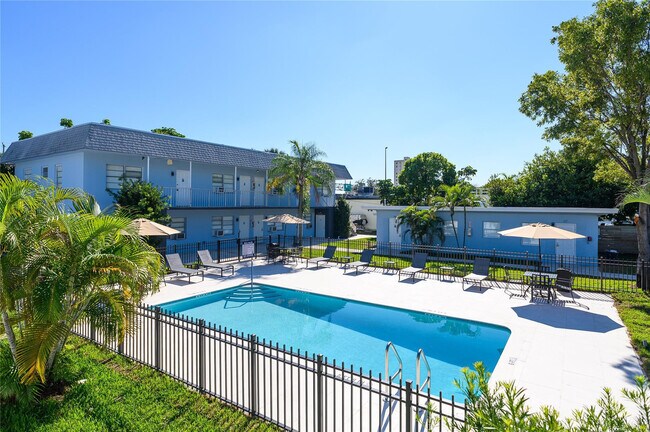 Building Photo - 1020 N Victoria Park Rd