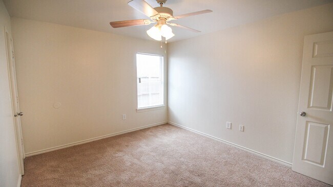 Building Photo - 517 N Brentwood Ave