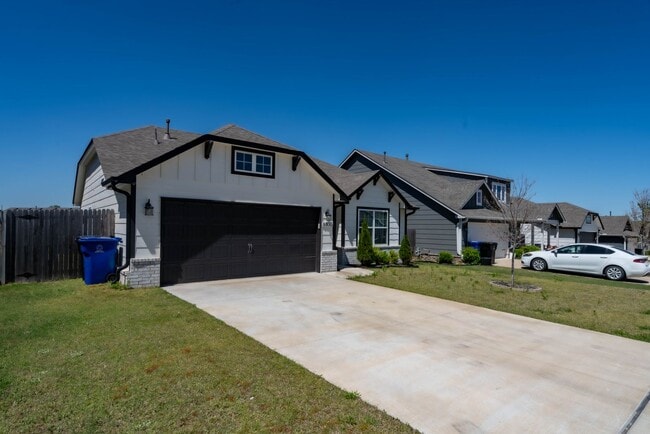 Building Photo - 3 Bed | 2 Bath in Broken Arrow!