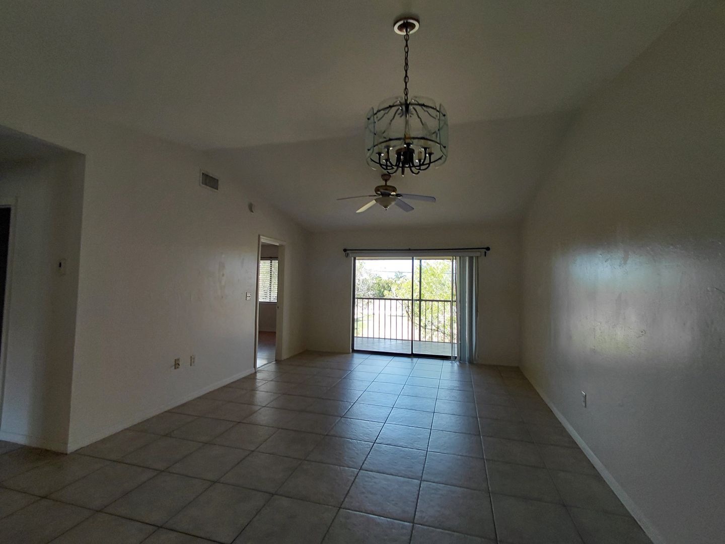 Building Photo - 4920 Chiquita Blvd S