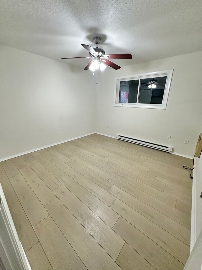 Building Photo - 492 East St