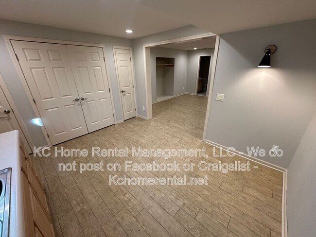 Building Photo - 9802 NW 72nd Terrace