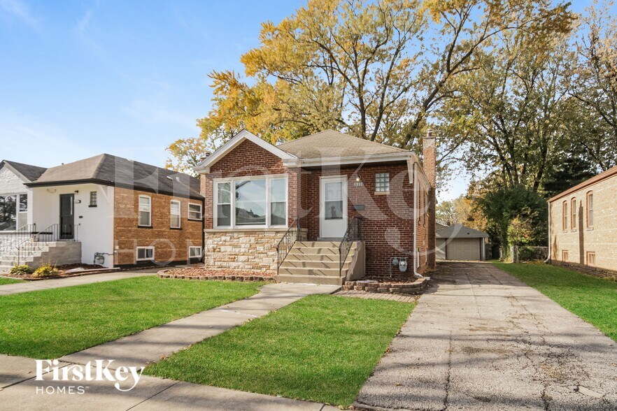 Building Photo - 8912 S Sacramento Ave