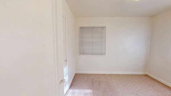 Building Photo - 2525 S Clayton St