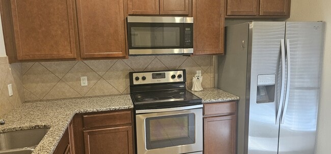 Building Photo - 5501 Bradford Pear Ln