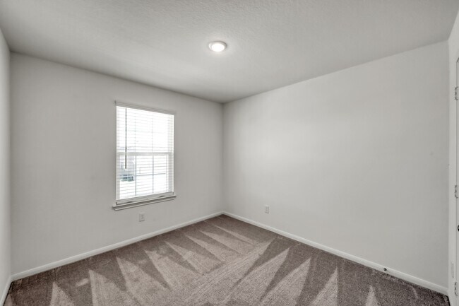 Building Photo - 7314 Madison Cmns Ln