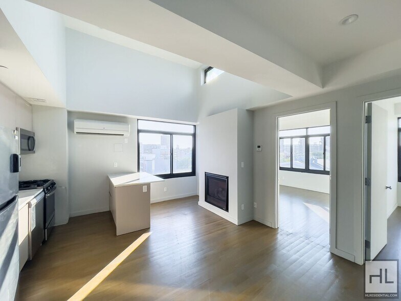 Building Photo - Bushwick Avenue / Spacious 2 Bed 1-Bath