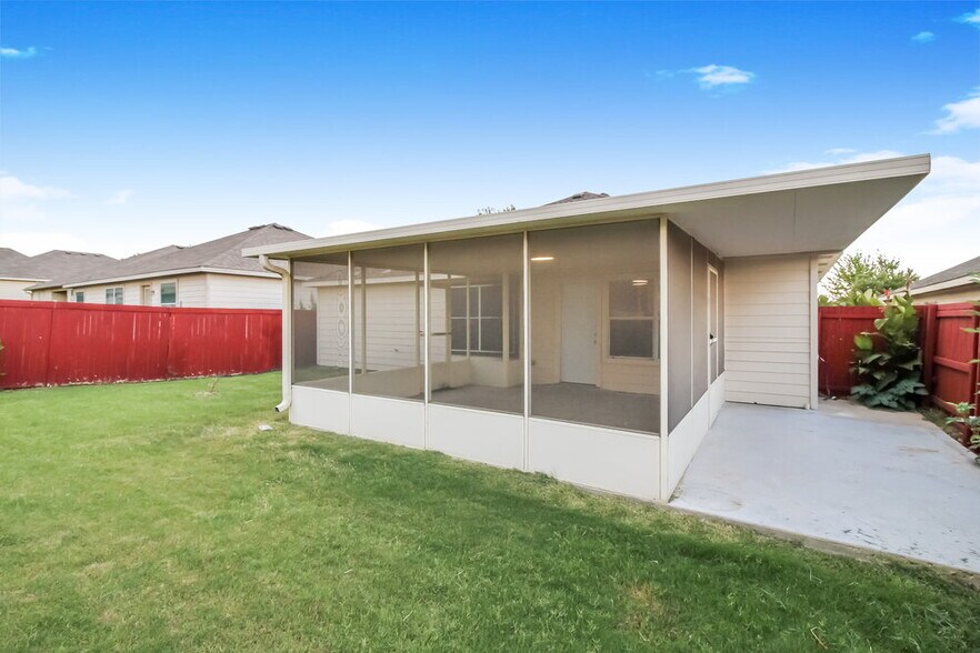 Building Photo - 745 Poncho Ln