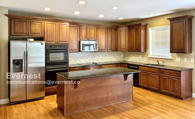 Building Photo - 100 Paxford Ct