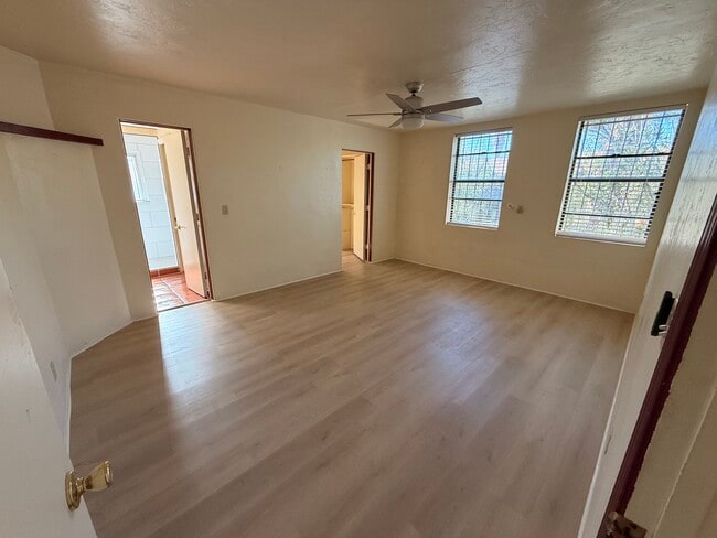 Building Photo - 3452 E Willard St