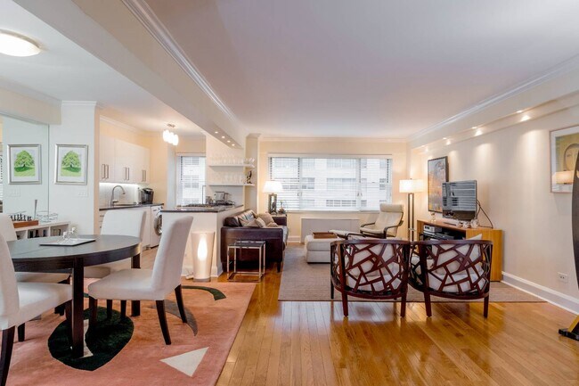 Primary Photo - 100 W 57th St