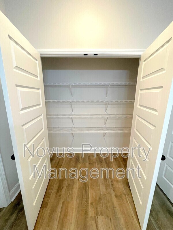 Building Photo - 111 Crestpoint Rd