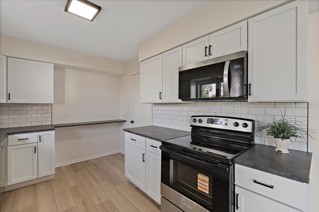 Building Photo - 3 Bedroom Rental in Milan