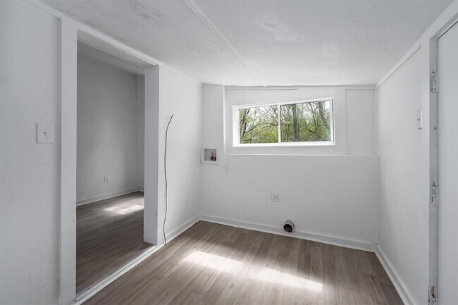 Building Photo - 3230 Arlington Ave