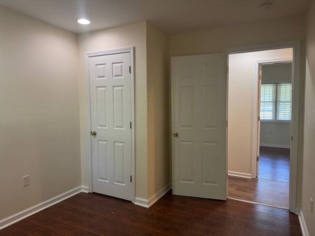 Building Photo - Newly remodeled brick home in New Bern