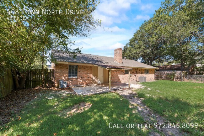 Building Photo - 408 Town N Dr