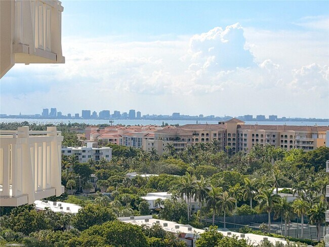 Building Photo - 1111 Crandon Blvd