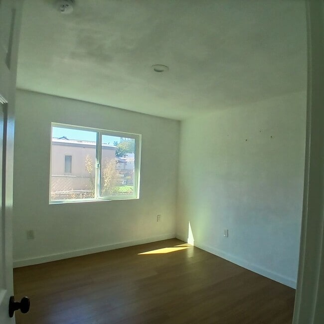 Building Photo - Oakpark Detached ADU