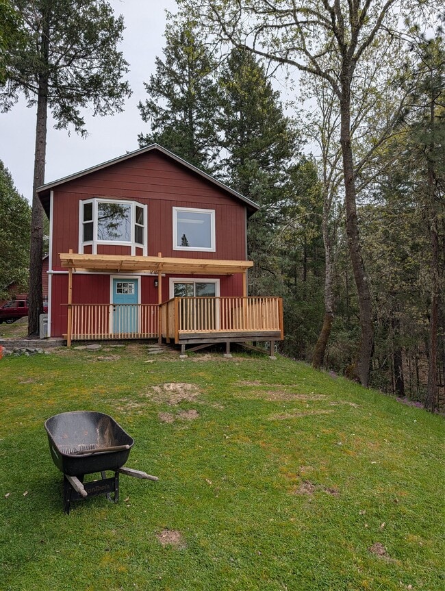 Building Photo - 1382 Sleepy Hollow Loop