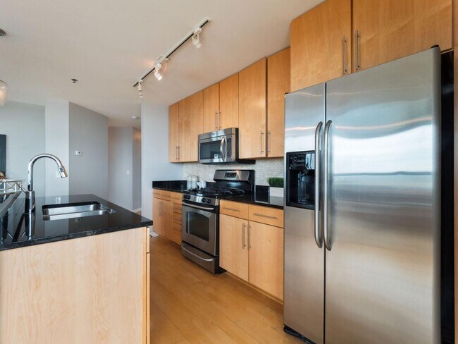 Building Photo - 929 Portland Ave