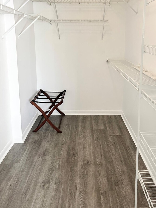 Building Photo - 9511 Weldon Cir