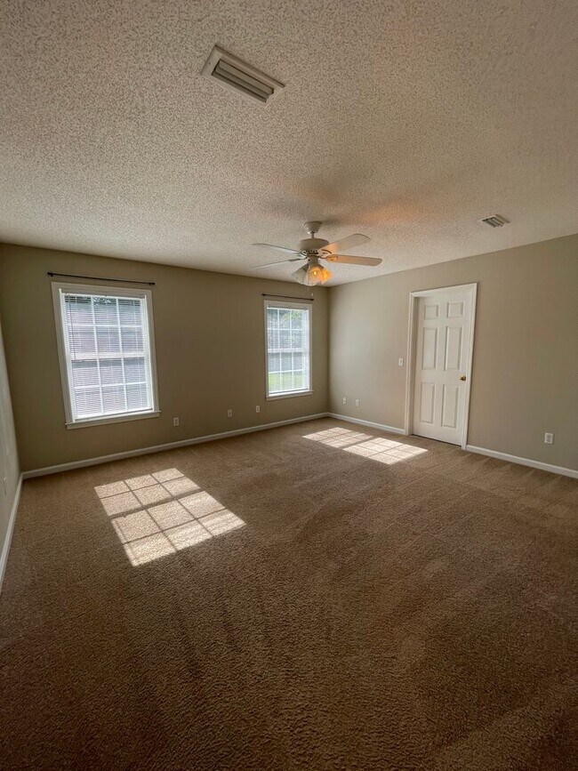 Building Photo - Wood Creek Subdivision!