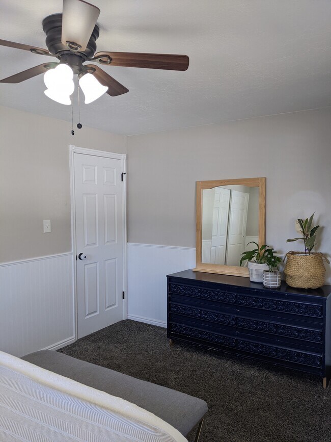 Master Bedroom Entry - 1820 N Afton Cir